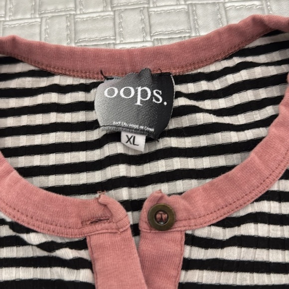 OOPS striped abstracts Asymmetrical hem t-shirt size xl - Picture 2 of 5